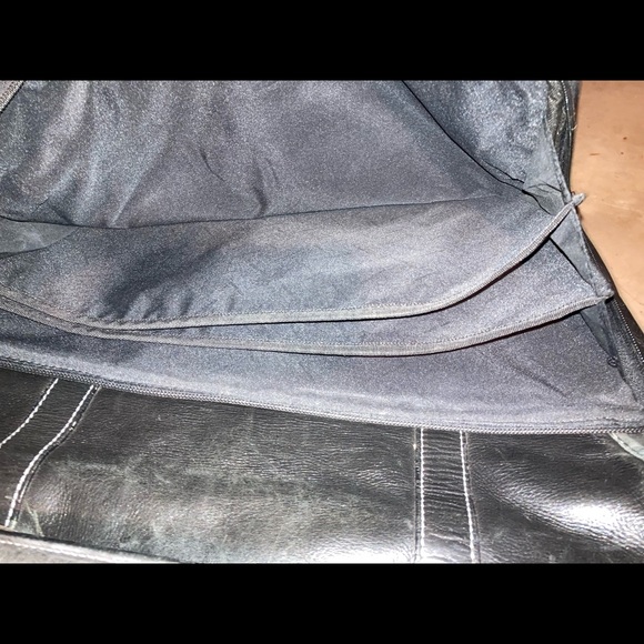 Black Samsonite briefcase w space for laptop - Picture 11 of 11